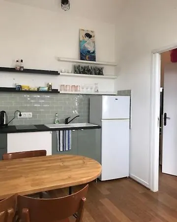 En Centre Apartment